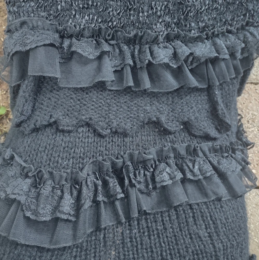 Elegant Black Ruffled Women's Sweater Duster - Picture 12 of 15